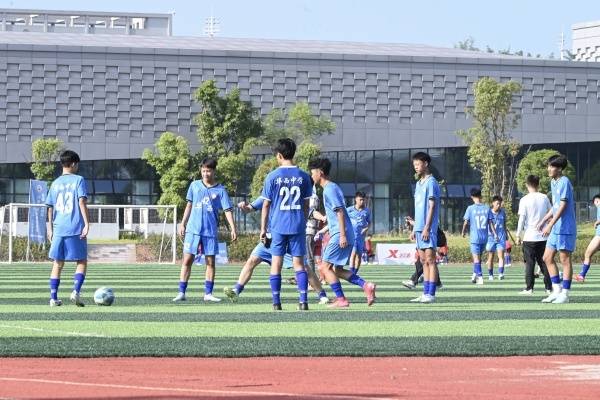 kaiyun-2025“川渝校园足球超级杯”青少年足球邀请赛在荣昌开赛