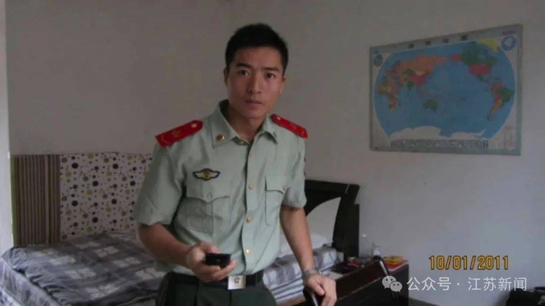 开云体育中国-“上场了，该拼了！”全网点赞的“苏超”村支书：左手秧苗，右脚足球