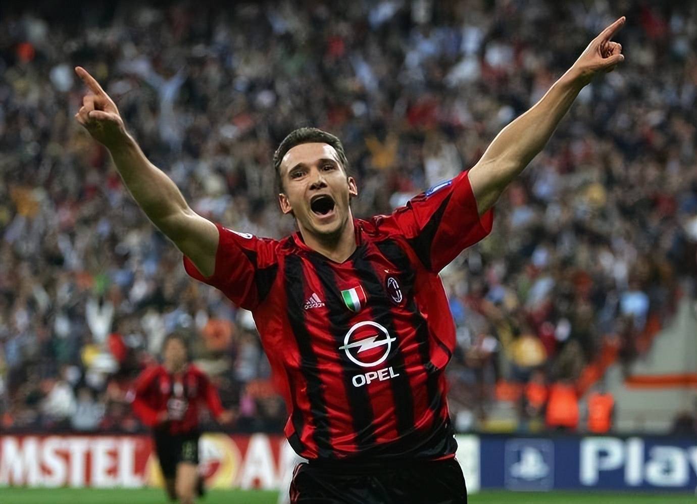 开云体育网址-【资料】AC米兰2004-2005赛季欧冠半决赛胜埃因霍温,决赛负利物浦【AC米兰资料】【足球资料】