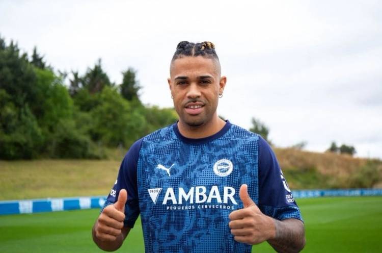 开云体育下载-官方：前皇马前锋马里亚诺随阿拉维斯一线队训练