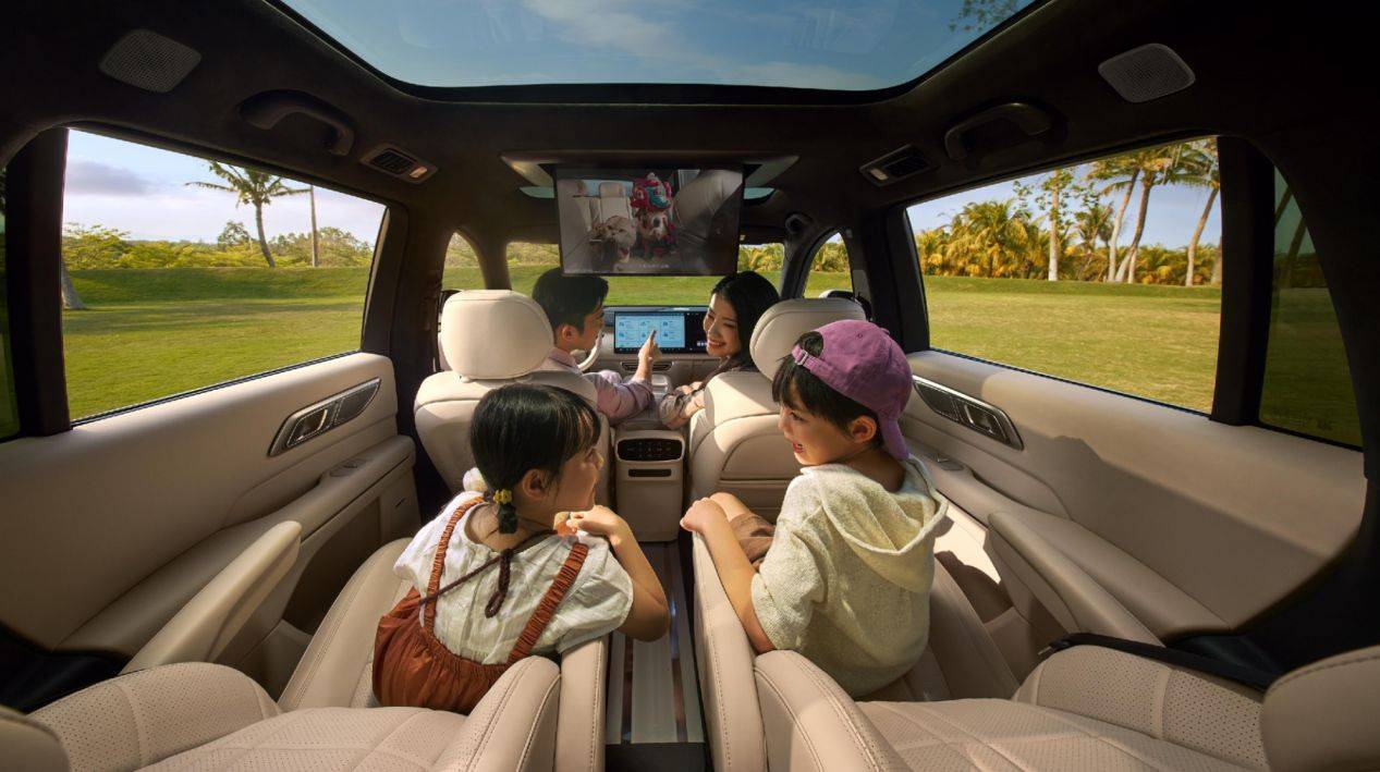 开云体育中国-不是赞助,而是同行——深蓝与“村超”的责任共鸣