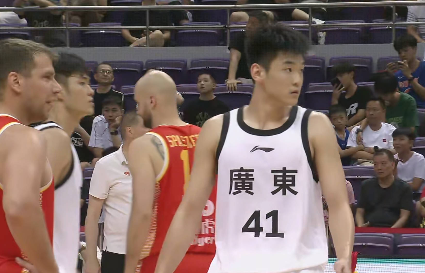 开云体育-一场CBA未打就成大腿！广东内线“王炸”兑现天赋，保底总决赛了