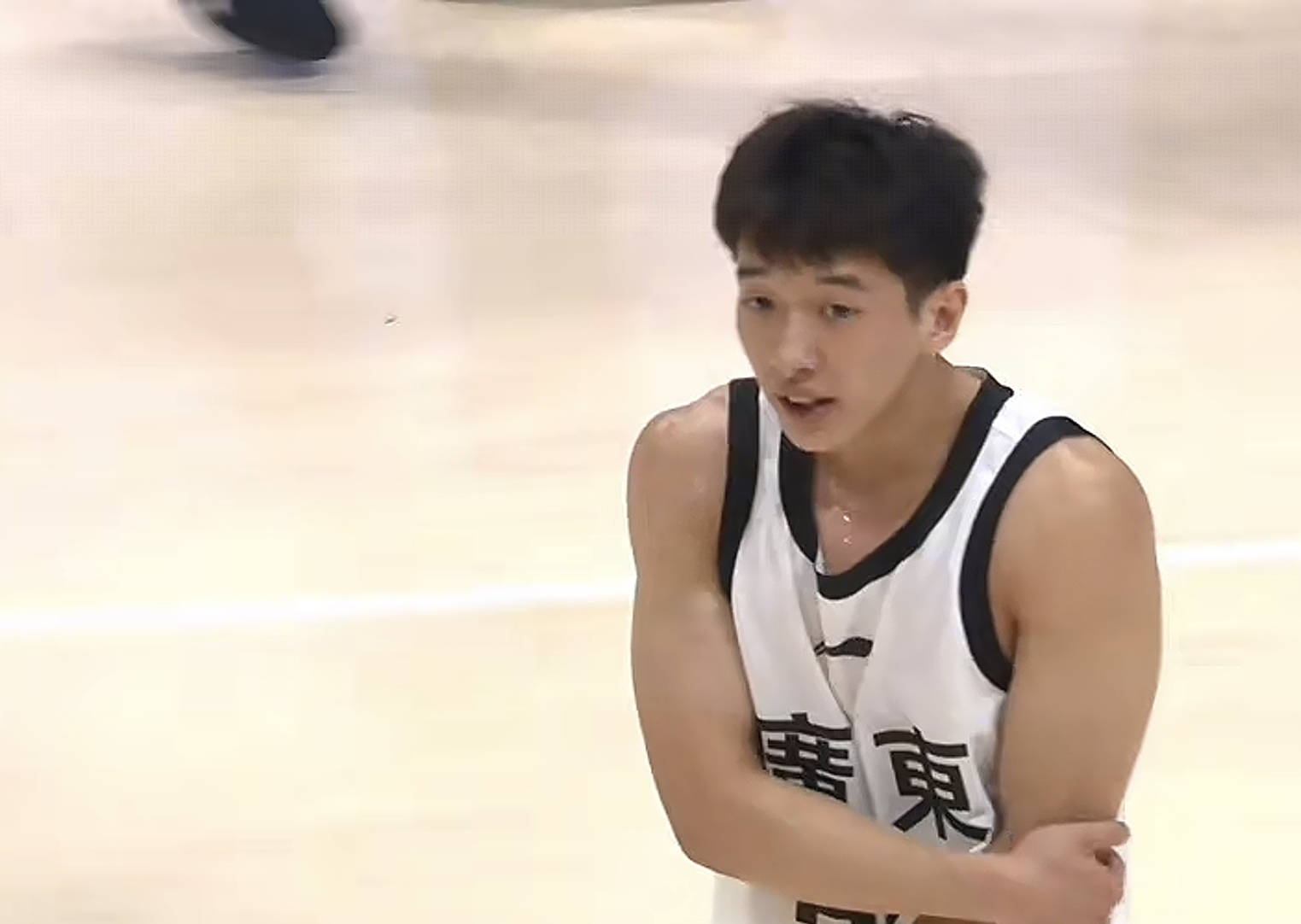 开云体育-一场CBA未打就成大腿！广东内线“王炸”兑现天赋，保底总决赛了