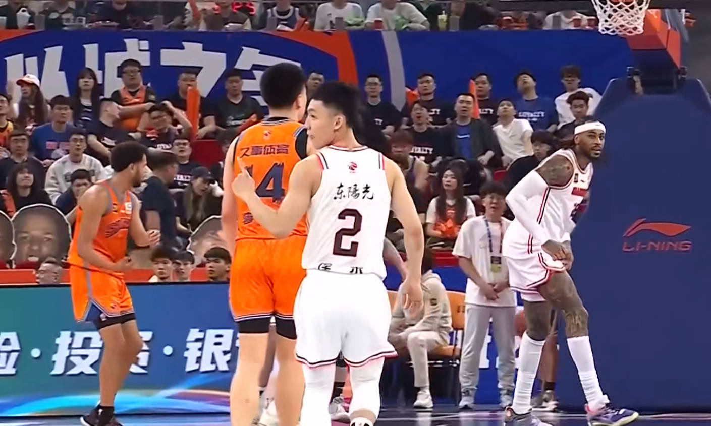 开云体育-一场CBA未打就成大腿！广东内线“王炸”兑现天赋，保底总决赛了