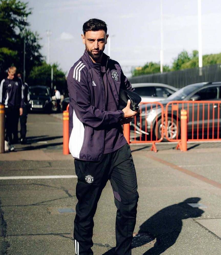 开云体育app-阿莫林钦点!曼联vs阿森纳:多面手芒特首发踢伪9,塞斯科是秘密武器