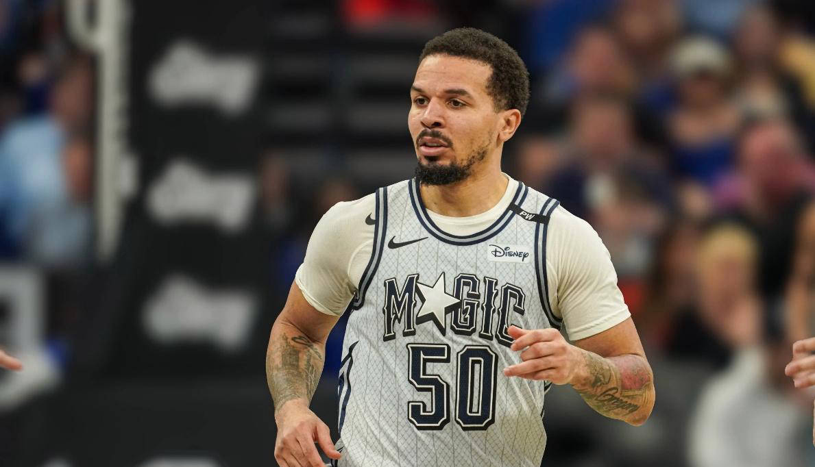 开云体育下载-密尔沃基雄鹿队的自由市场签约风波