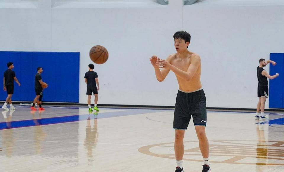 开云体育中国-杨瀚森完成犹他爵士试训，收获好评，拥有4个选秀权