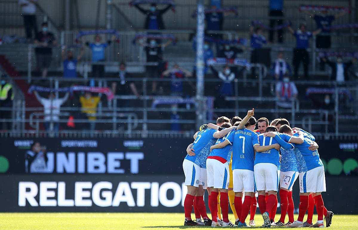 开云体育网址-升班马比勒菲尔德迎战降班马荷尔斯泰因基尔，实力碾压对手！