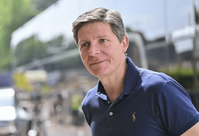 开云体育官网-曼联新帅曝光!齐达内考虑出山,南门第二,穆里尼奥遭无视