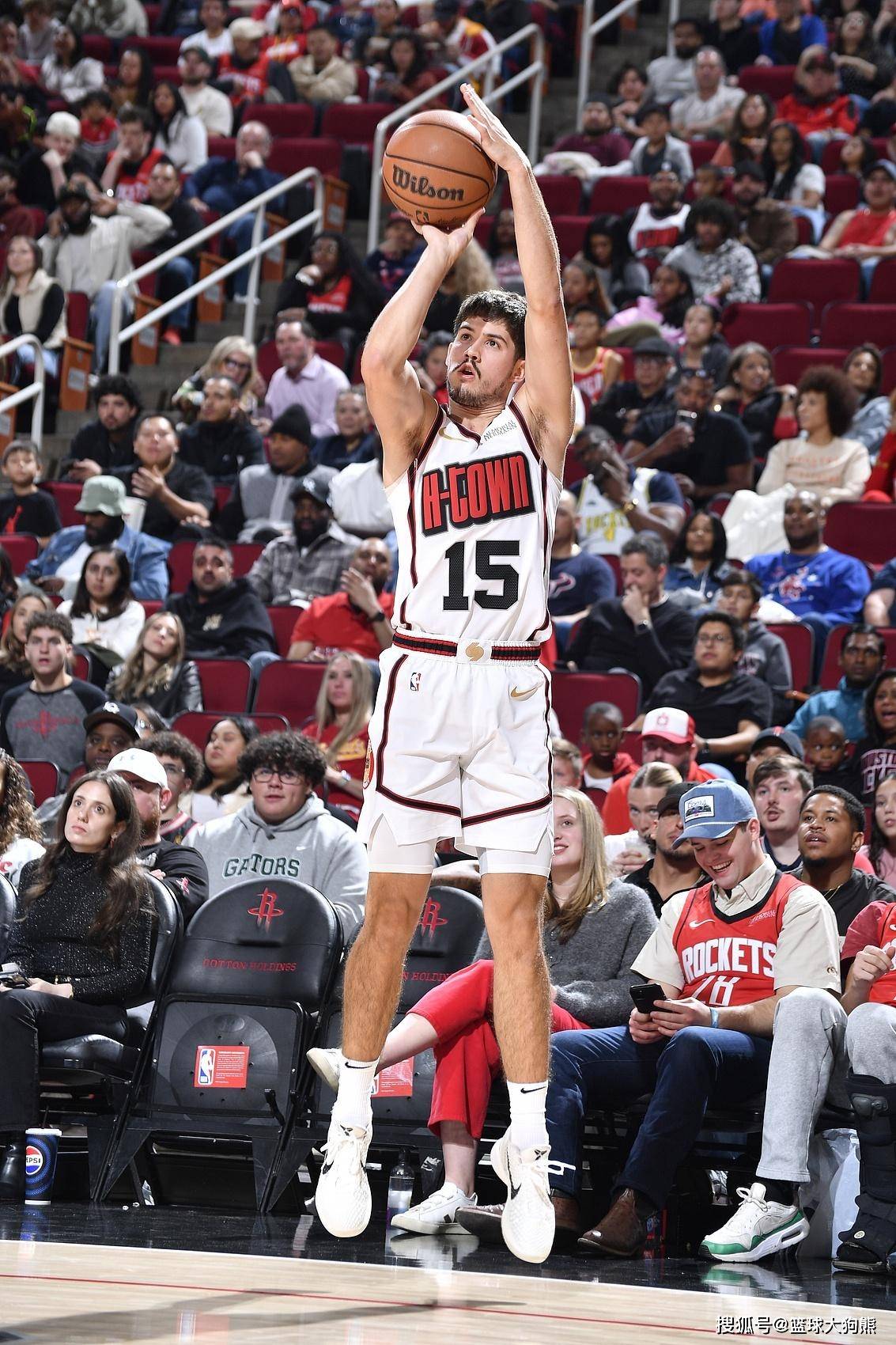 开云-范弗里特因伤报销!火箭队主动改变战术?专家支招:需更快更强硬