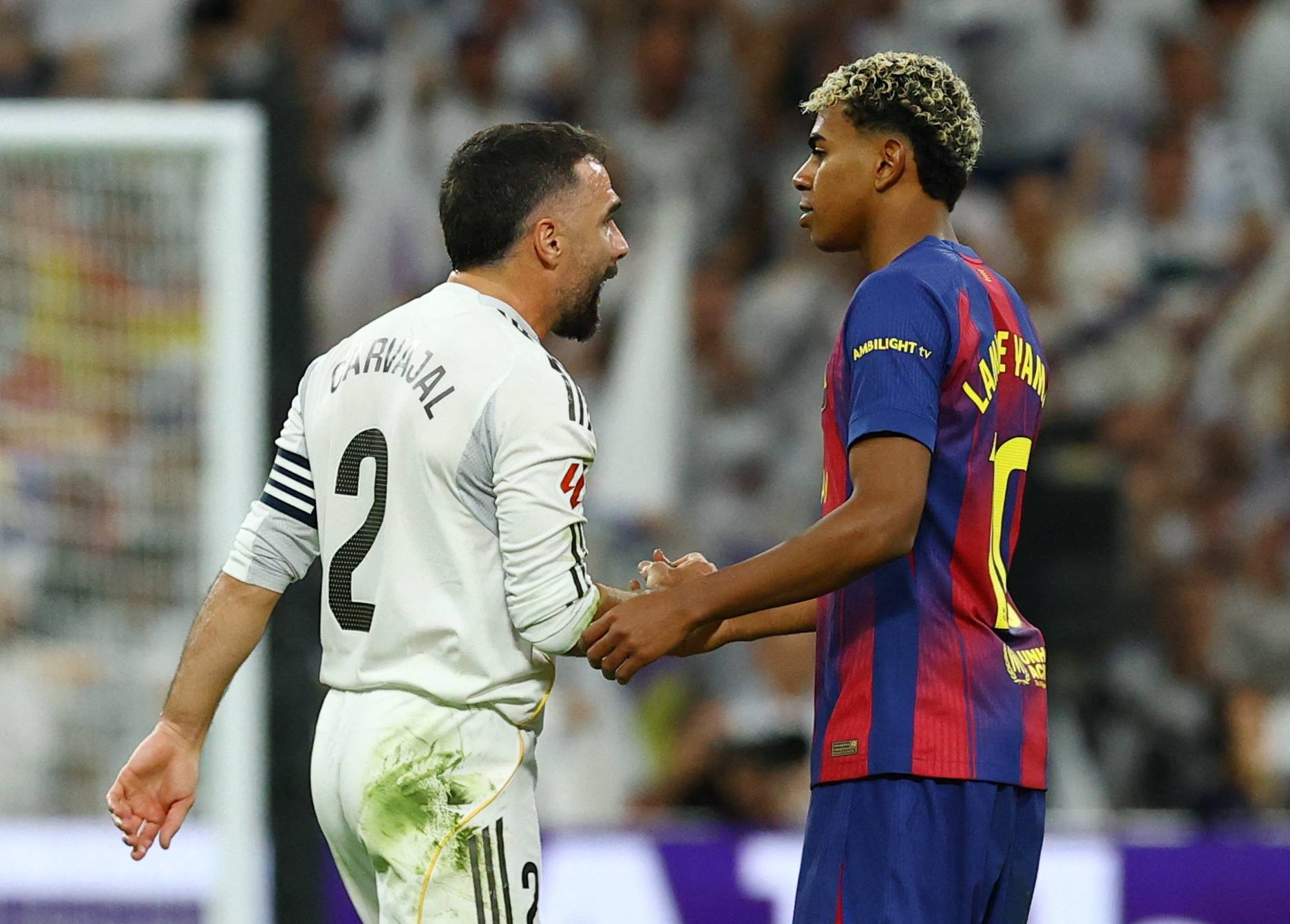 开云体育首页-巴萨队友力挺亚马尔，佩德里库巴西取关卡瓦哈尔，西班牙队内讧？