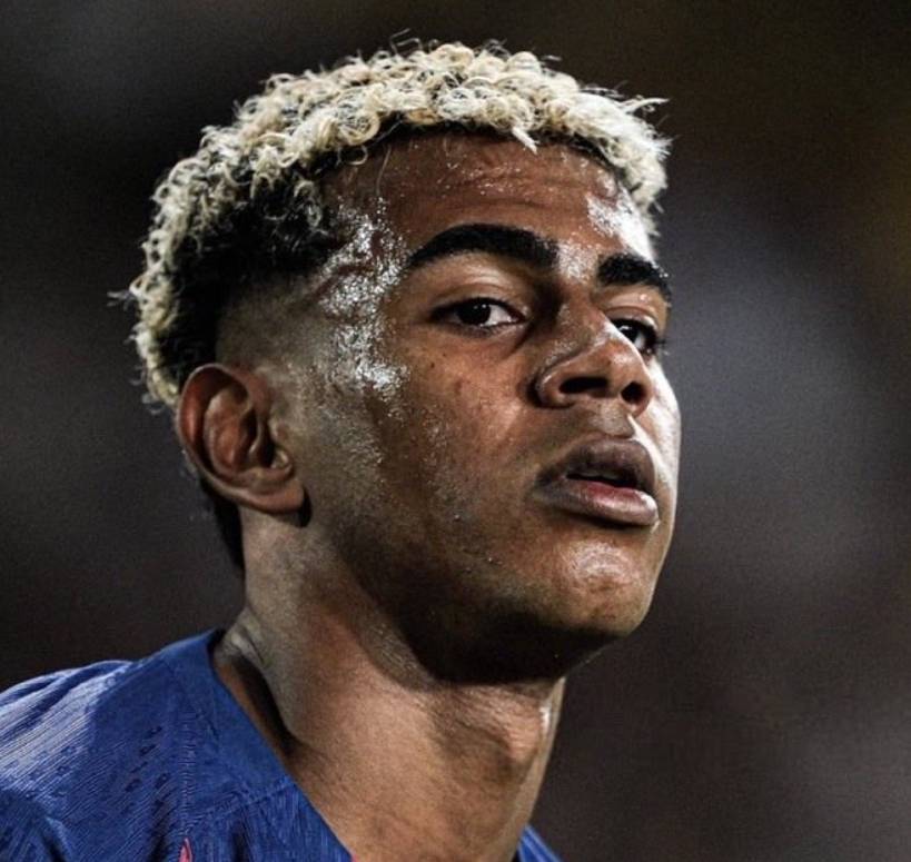 开云体育首页-巴萨队友力挺亚马尔,佩德里库巴西取关卡瓦哈尔,西班牙队内讧?